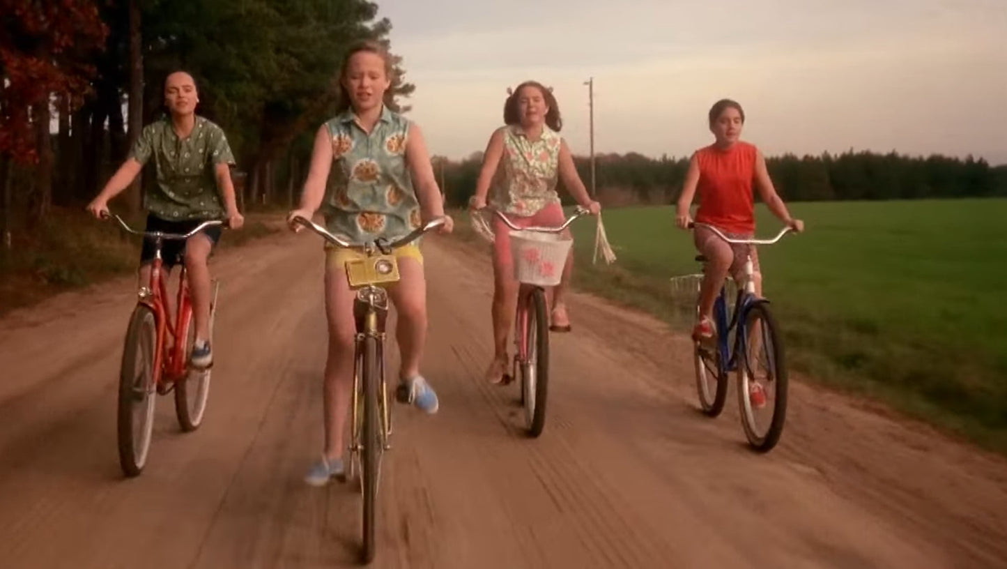 "Now and Then" Teeny's (Thora Birch) Shirt and Shorts