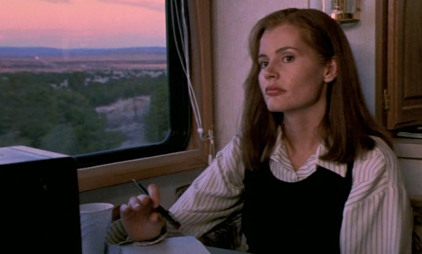 "Speechless" Julia Mann's (Geena Davis) Dress