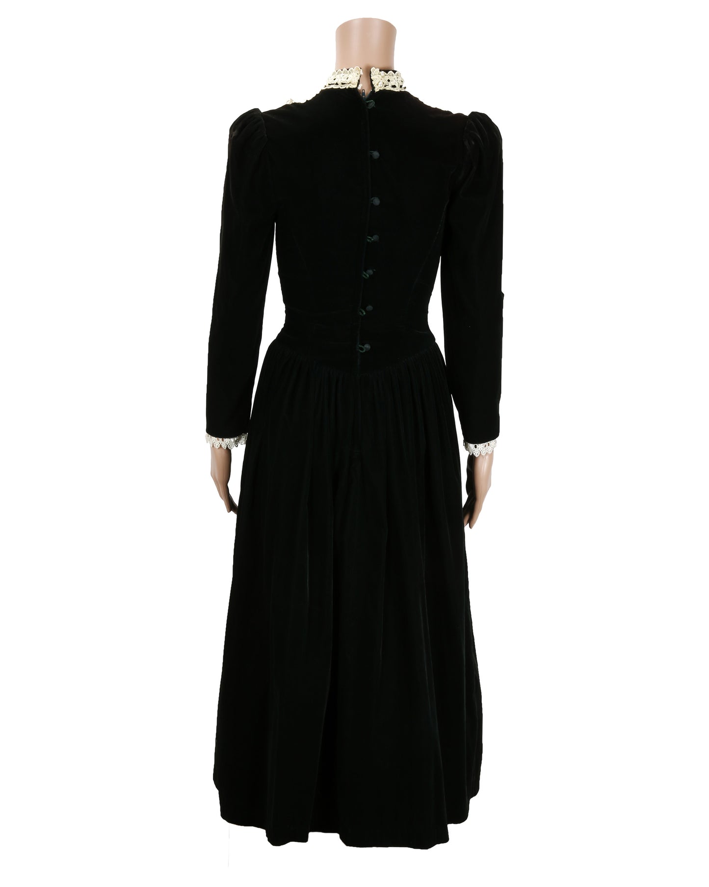 "The House of Yes" Lesly's (Tori Spelling) Dress