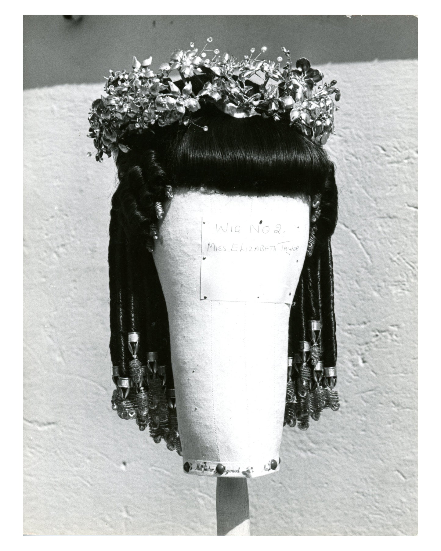 "Cleopatra" (1963) Set 40 Black & White Wig Photographs
