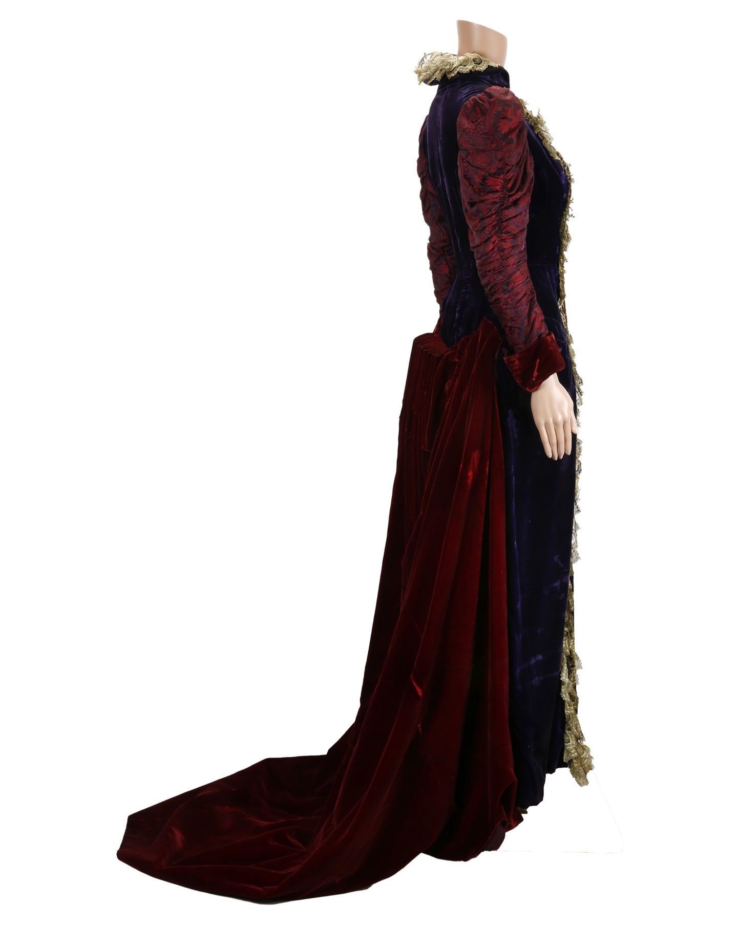 "Young Toscanini" Nadina's (Elizabeth Taylor) Dress