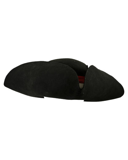 "Chouans!" Tarquin Larmor's (Lambert Wilson) Hat