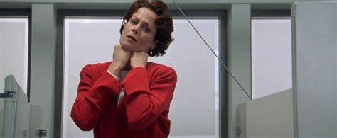 "Copycat" Helen Hudson's (Sigourney Weaver) Suit Jacket and Skirt