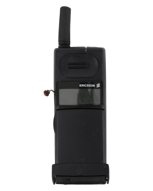 "Eraser" U.S. Marshal John “The Eraser” Kruger’s (Arnold Schwarzenegger) Cell Phone