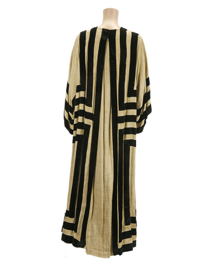 "Othello" Othello's (James Earl Jones) Robe