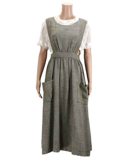 "Les palmes de M. Schutz" Marie Curie’s (Isabelle Hupper) Costume